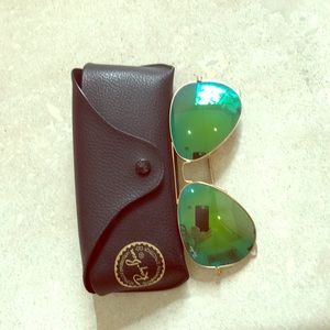 Ray-ban aviators -green lenses